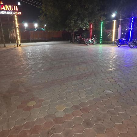 Hotel Ramji Karmād Exteriör bild